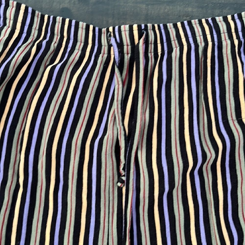 Bundle of stripped pants  - Picture 2 of 8